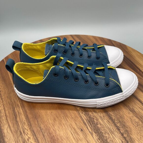 Converse Junior Chuck Taylor All Star Leather Size 5 Navy Yellow 662300C - Picture 1 of 8